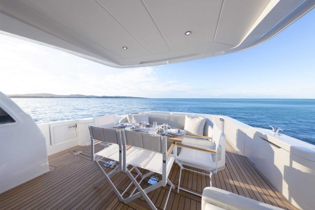 Maritimo 600 Black Edition Desktop52