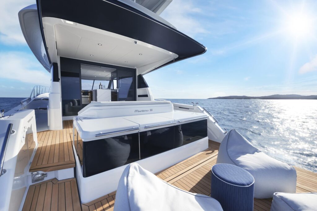 Maritimo M55 Black Edition Desktop61