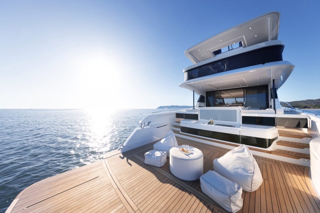 Maritimo M75 Adventure Deck1